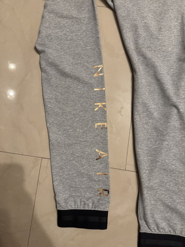 Нов сив клин Nike M размер с етикет