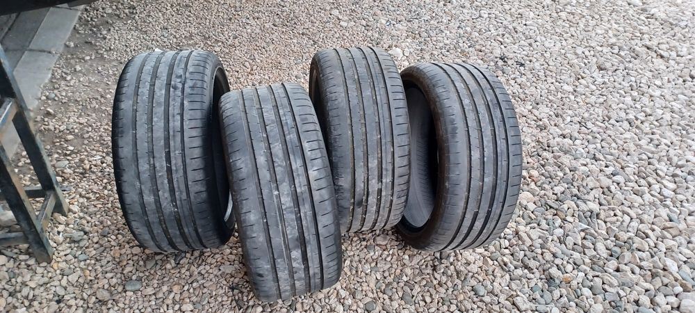 Anvelope Dunlop de iarnă 235/40/r19