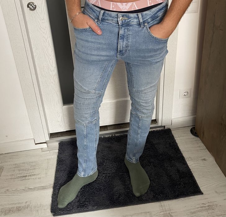 Vând blugi  bărbați bershka mărime 32