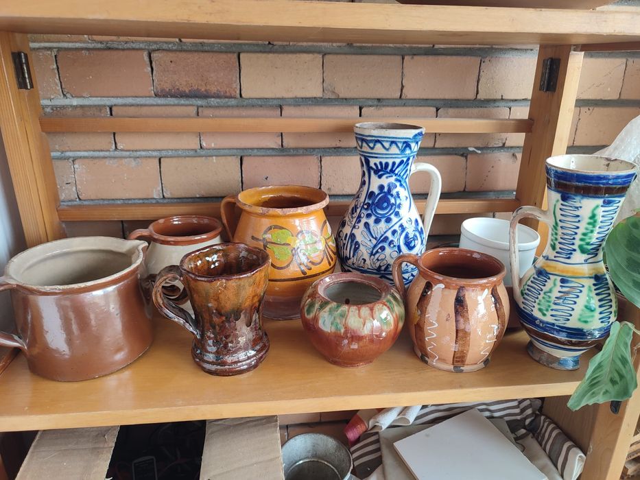 Vase din lut și decorative perete