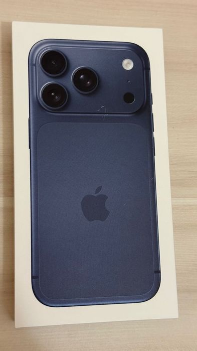 Айфон 17 про продам ЕАС