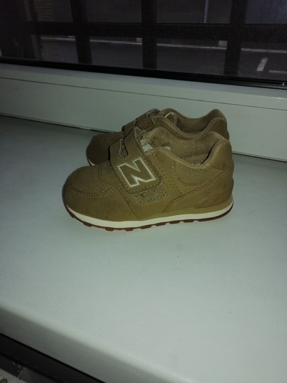 New balance adidasi de copii masura 24