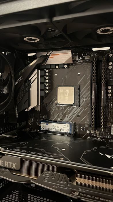 pc gaming custom facut pe piese