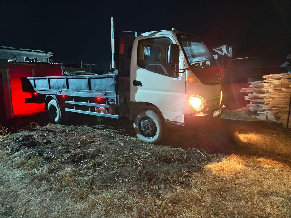 Продам бортовой грузовик