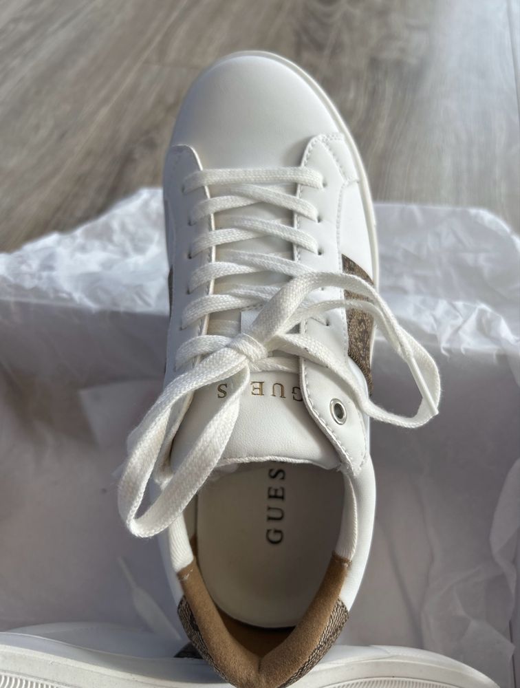 Оригинални Обувки Guess 37