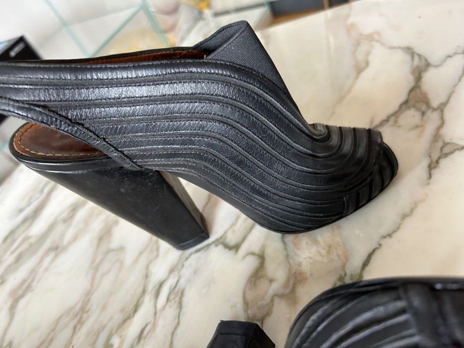 Pantofi GIVENCHY din prezentare de moda (pret noi 7800 lei)