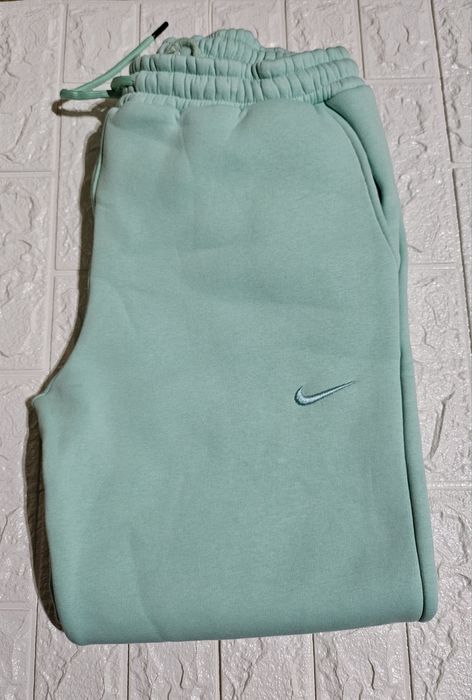 Нови ватирани долнища с бродирано лого