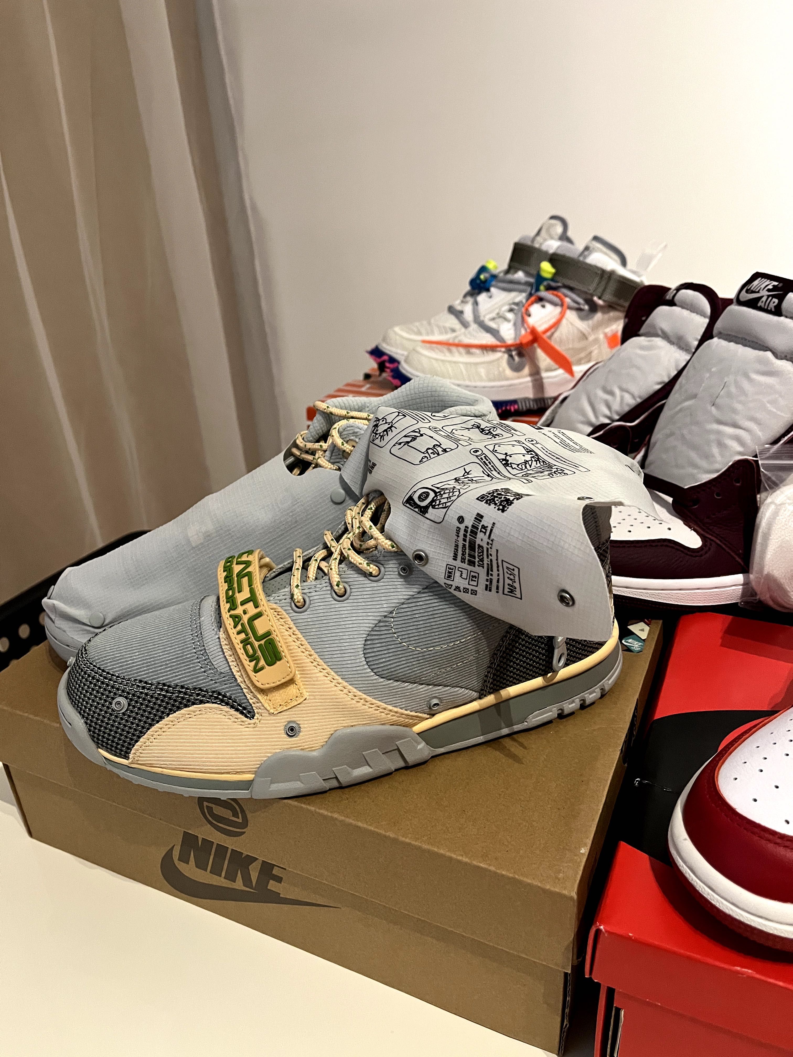 Nike Retro 1 / Travis Scott / Yeezy 450 / Air Jordan - marimi: 40 - 41