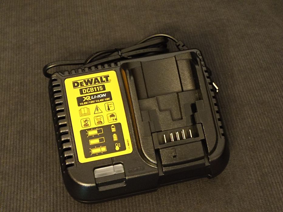 Încărcător-Rapid (4Ah), DCB1104/DCB115, original-DeWALT/acumulatori XR