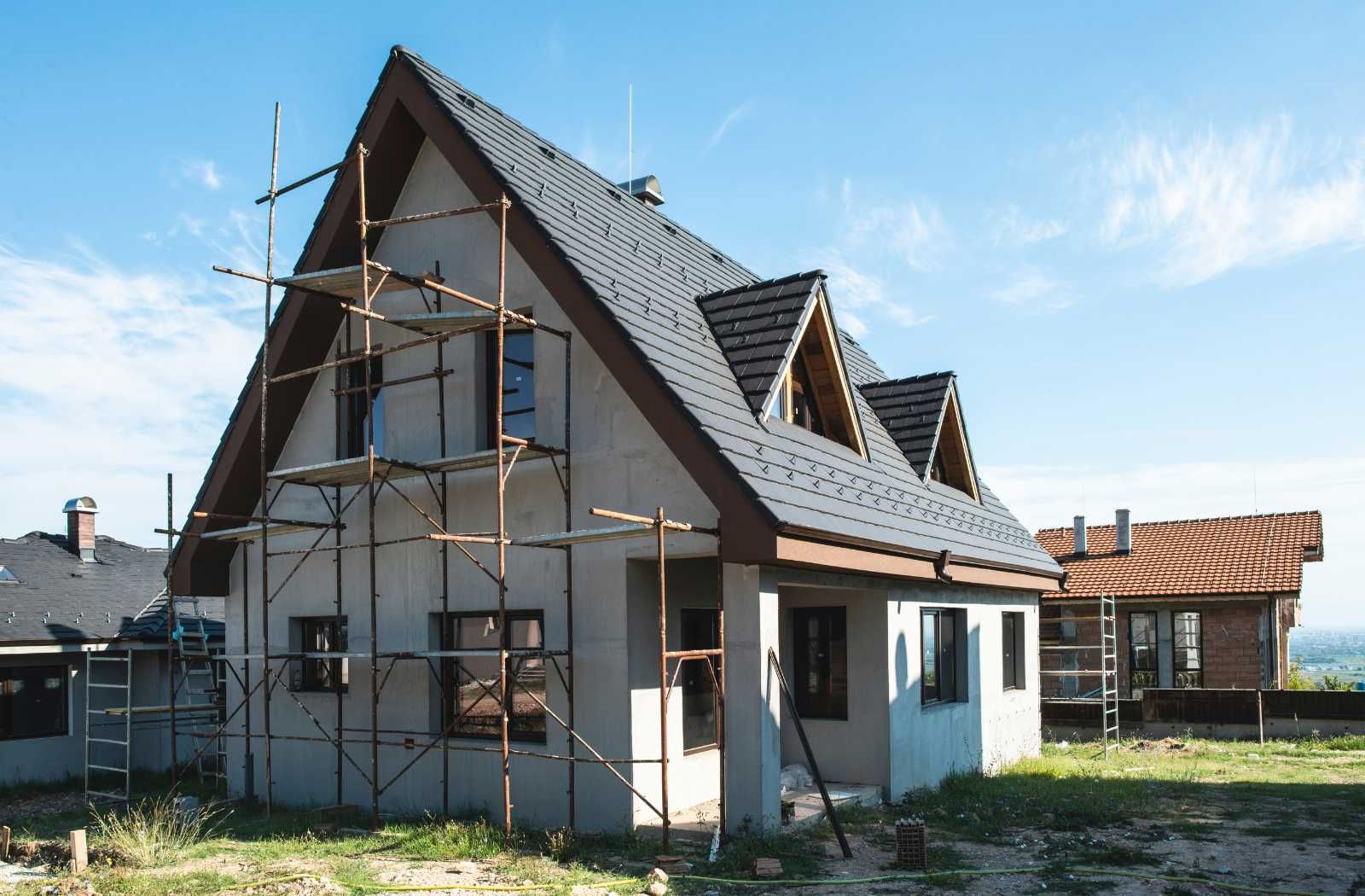 Constructii acoperisuri, renovare acoperisuri, dulgherie montaj tigla
