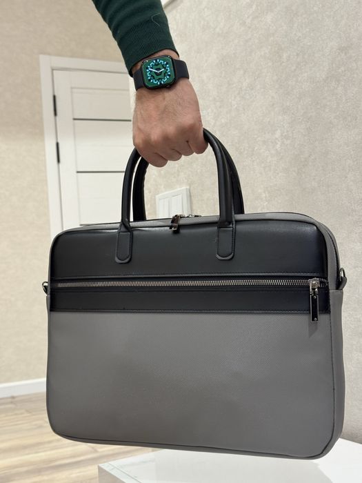 Элегантная мужская сумка-портфель — стиль, который говорит за вас.