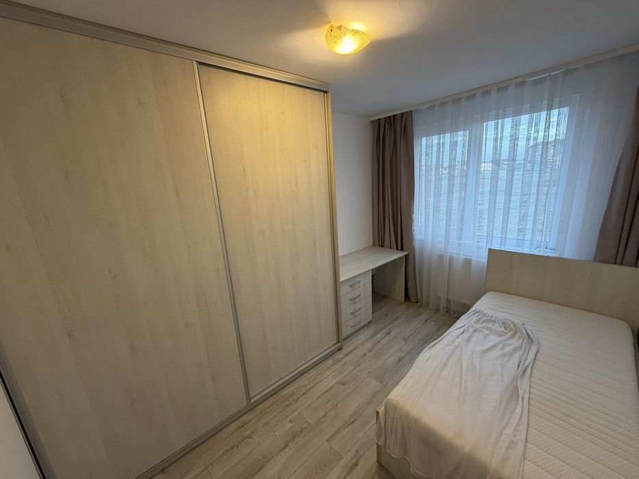 Inchiriez apartament in ARED