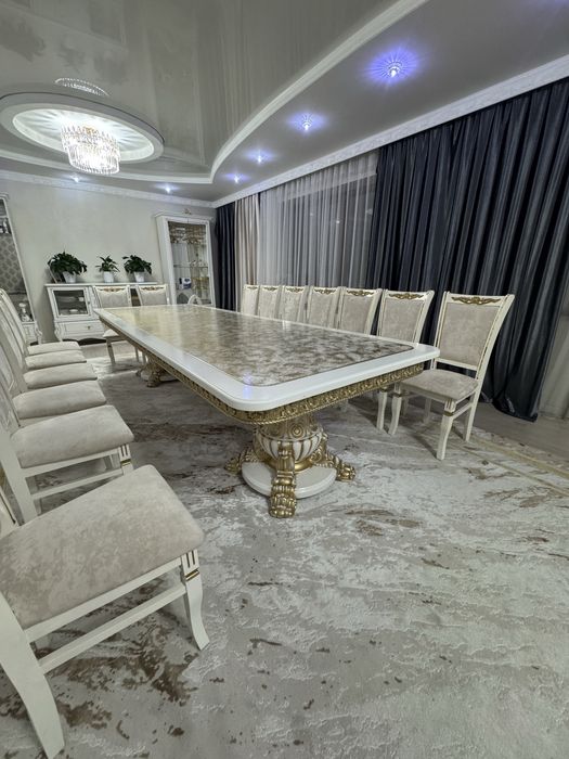 Стол сатылады. 4.0*4,5 метр