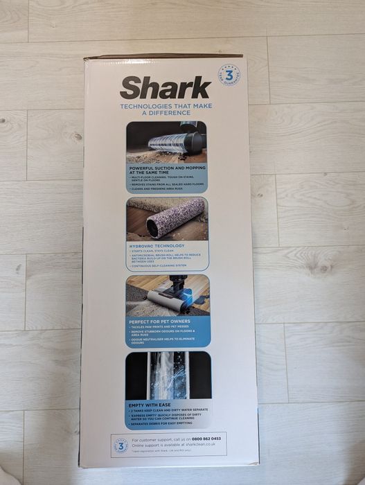 Aspirator Vertical Shark Hydrovac -Nou-