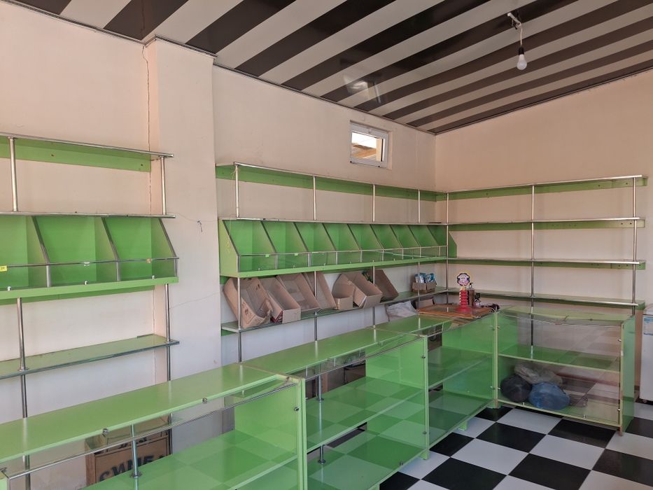 Стилаяж сотилади магазина ишлатишга   6.8 метр, 2 метр