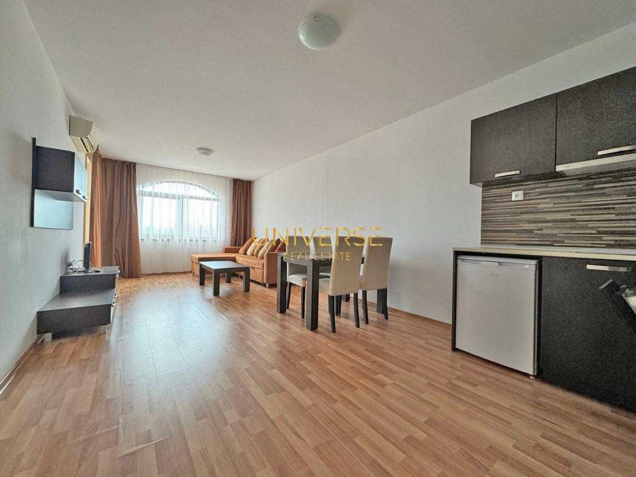 Продава се Двустаен апартамент в к.к. Слънчев бряг - 71 кв.м за 1155 €/кв.м - Снимка #5