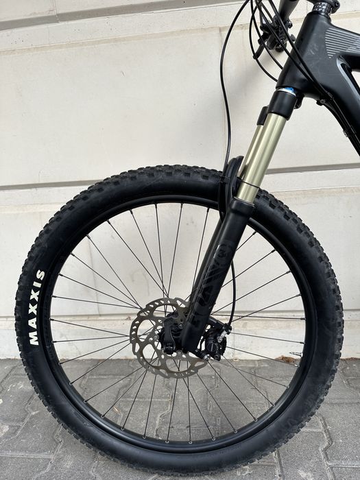 GT sensor 27.5 карбонов велосипед / колело