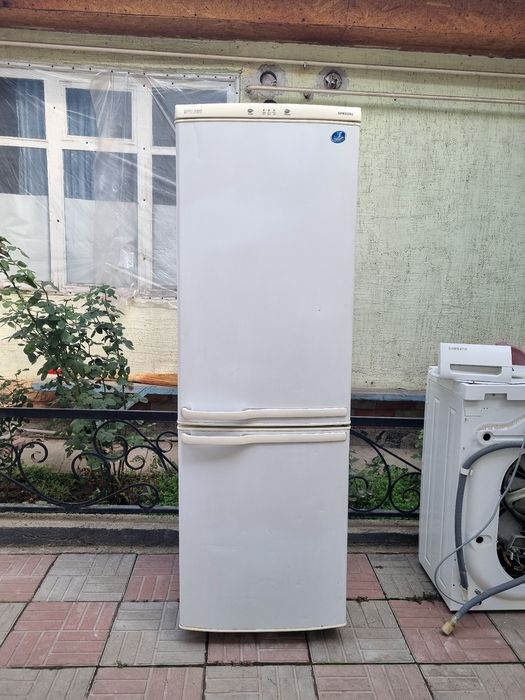 Холодильник SAMSUNG