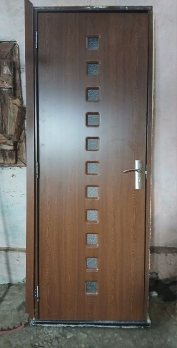 Ușa apartament 4 bucăți