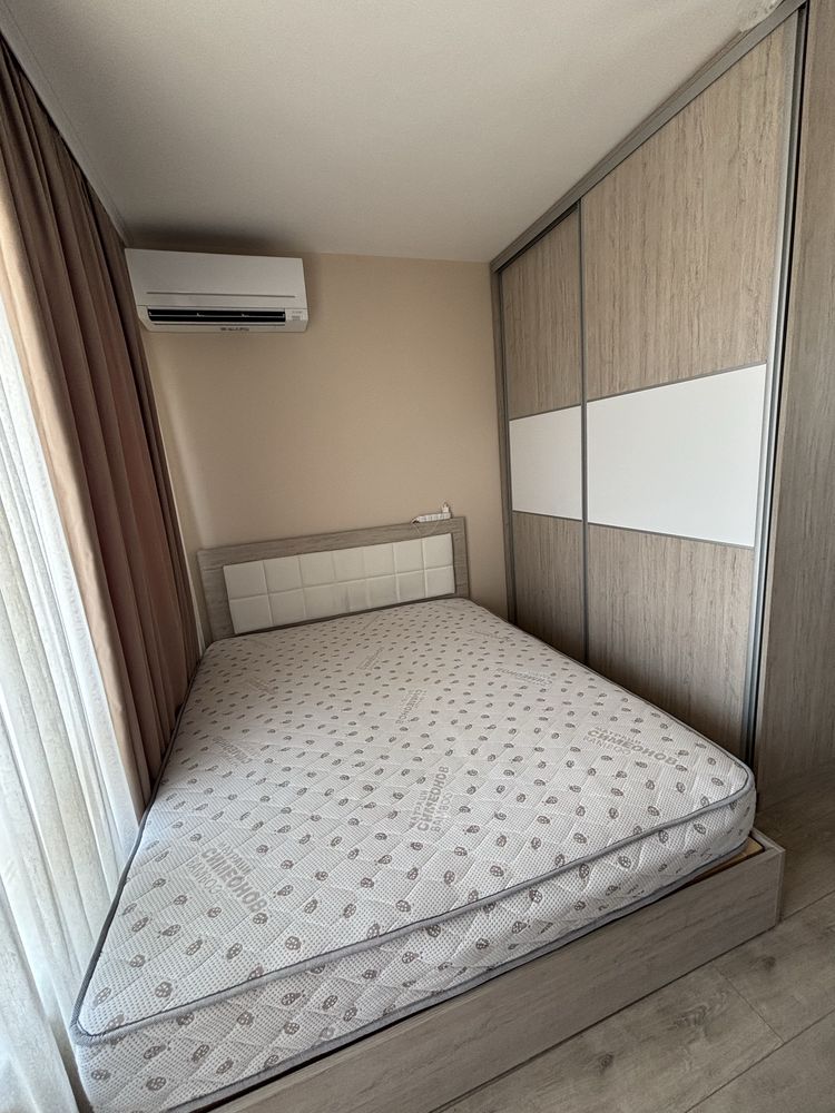 Продавам комплект: Спалня + Гардероб (по поръчка)