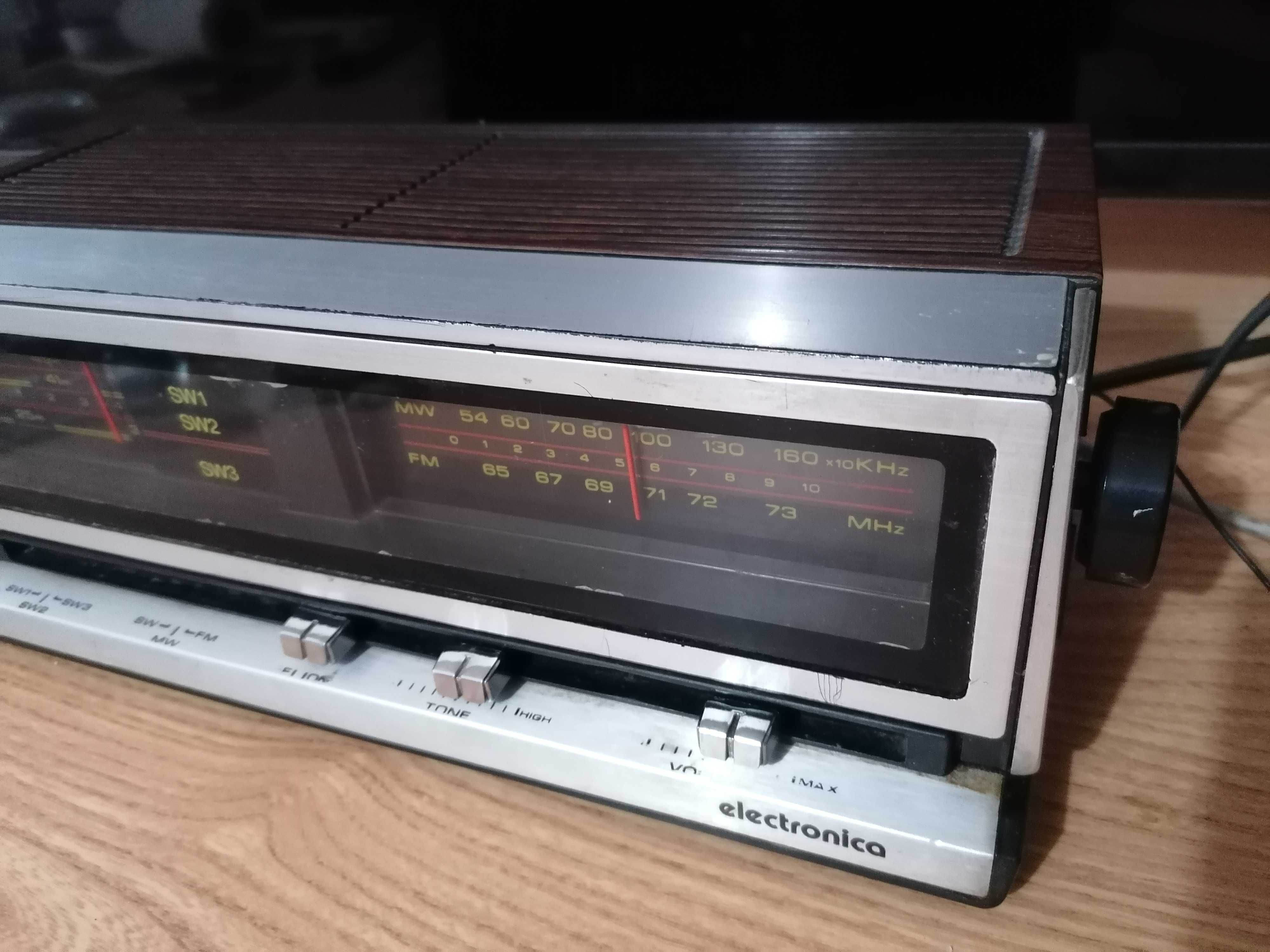 Aparat radio Ultrason de colectie functional anii 80 electronica