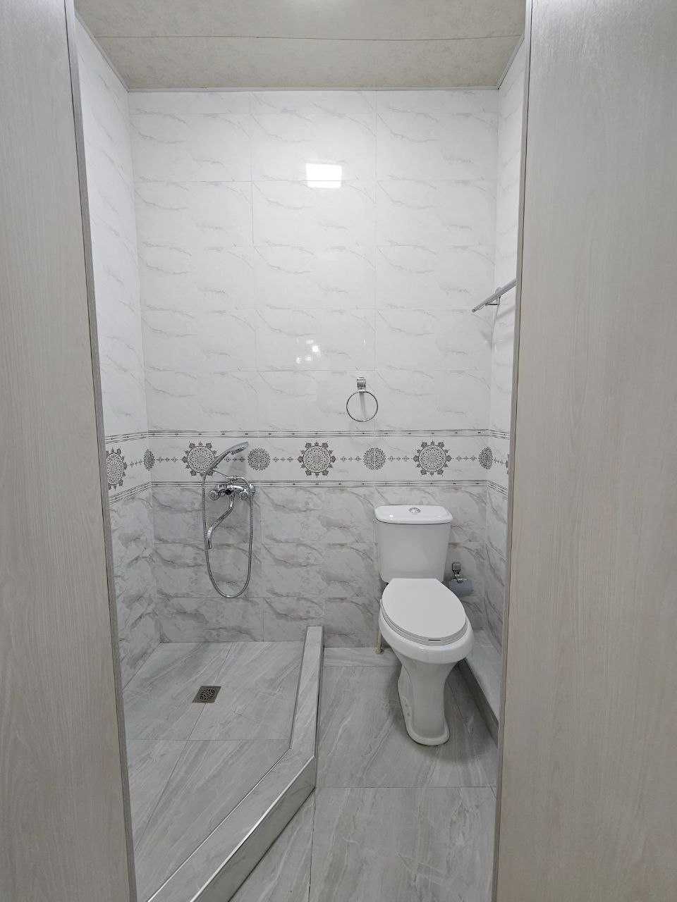 Метро Шахристон.Продам 3комн.кв. плюс цоколь на 1этаже 8эт новостройки