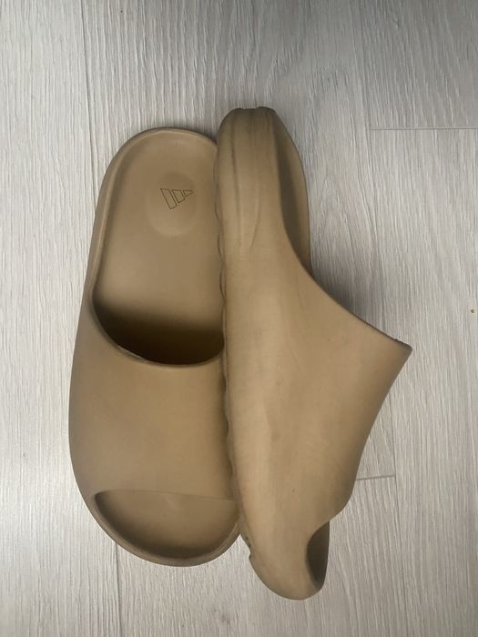 Papuci yeezy slides
