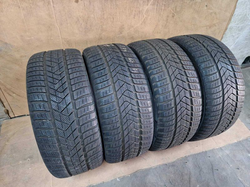 4 Pirelli R19 235/40
зимни гуми DOT2620