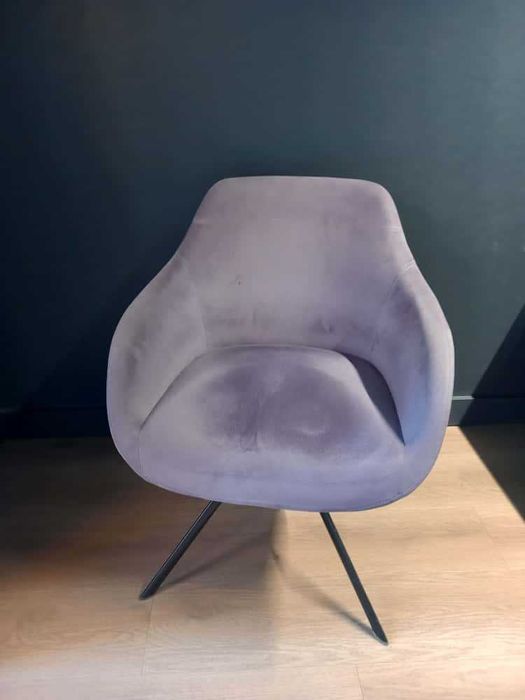 Scaun cu brate, picioare metalice negre mov 1 bucata