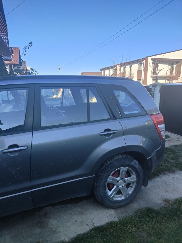 Vând dezmembrez Suzuki Grand Vitara 19 diesel 2007