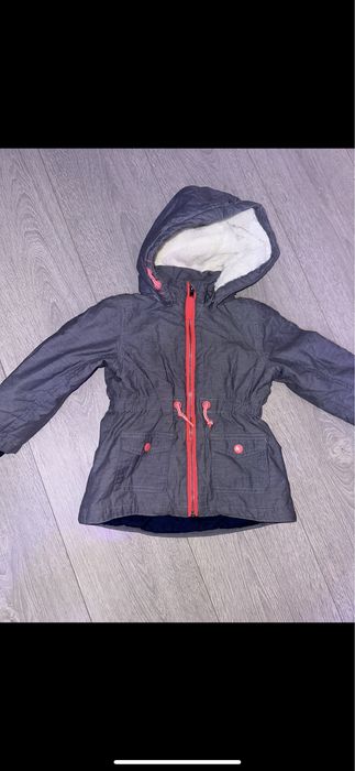 Куртка на девочку