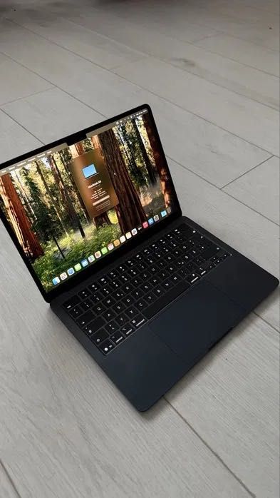 MacBook Air M4 2025 13'' 16GB RAM 256SSD