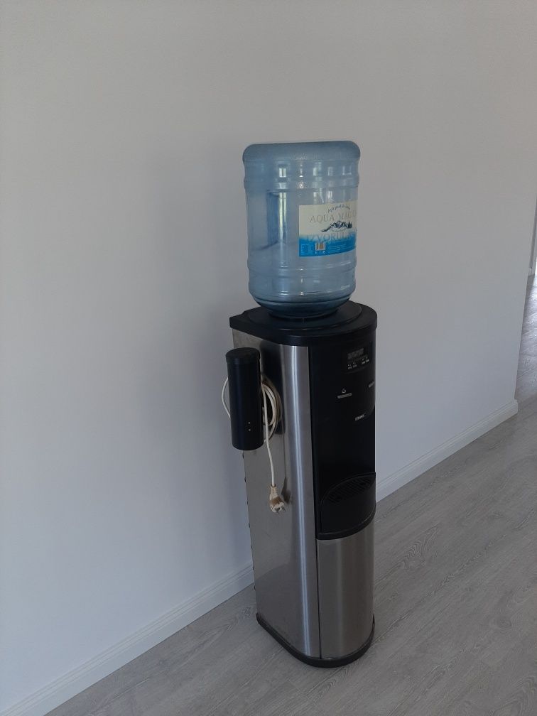 Dozator de apa calda si rece