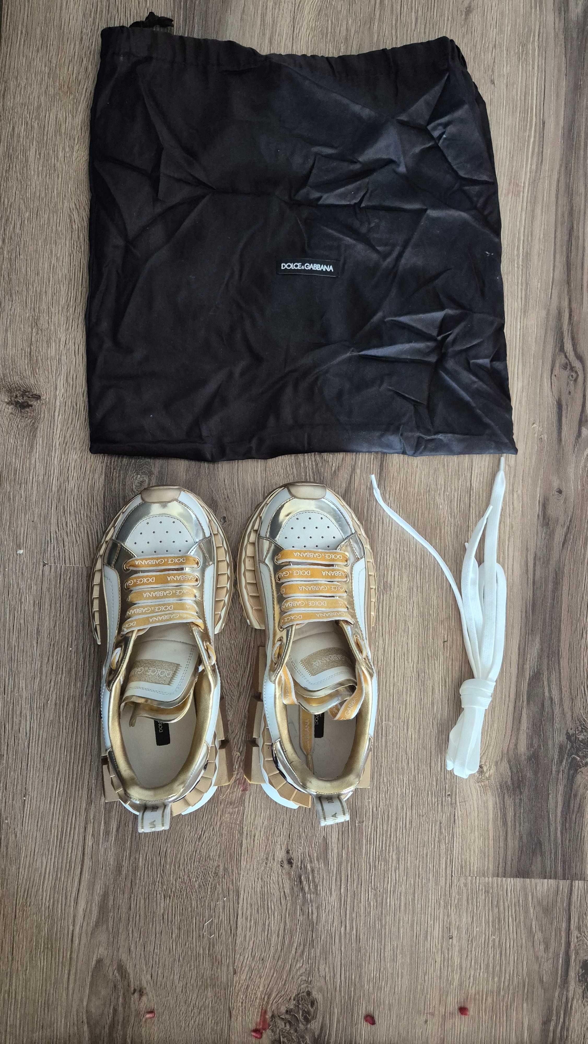 Sneakers Superqueen D&G originali. Ca noi. Se pot verifica.