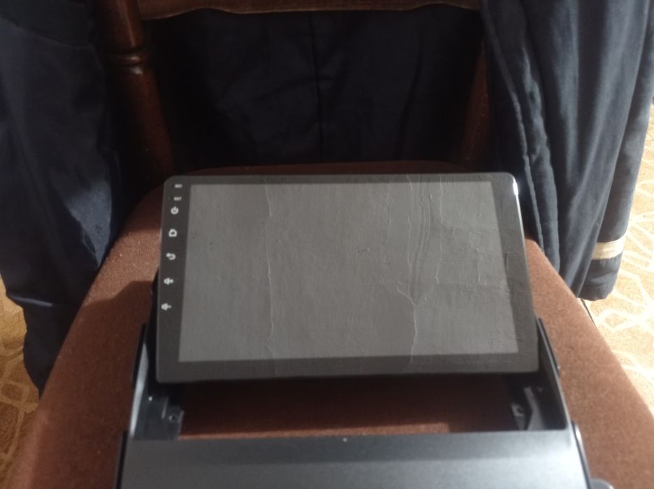 Мултимедия, свалена от Пежо 4007 .