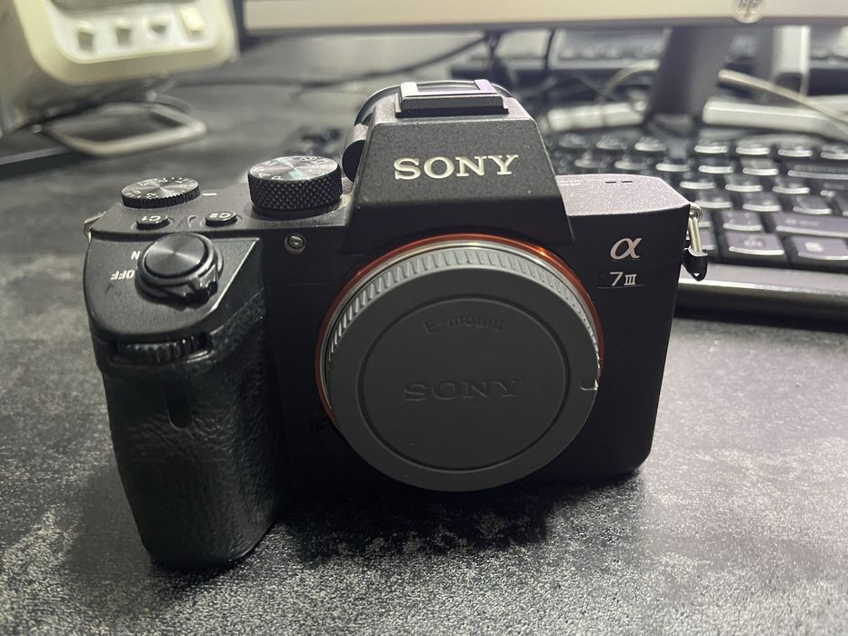 Sony a7 III Body Sotiladi holati yaxshi