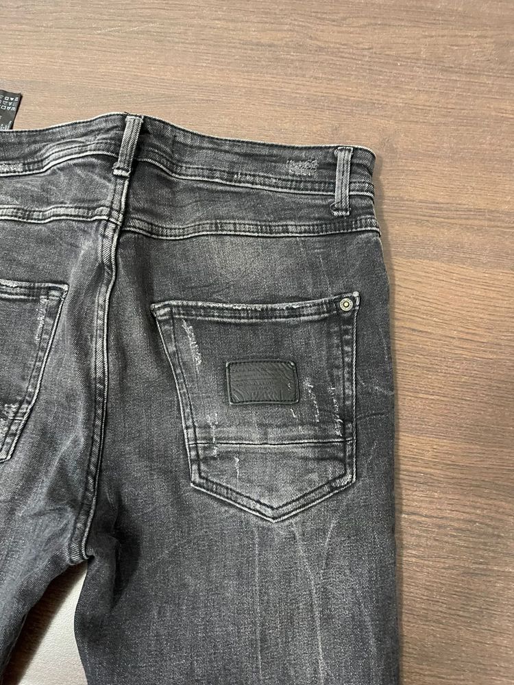 Blugi Skinny slim fit accept si schimb.