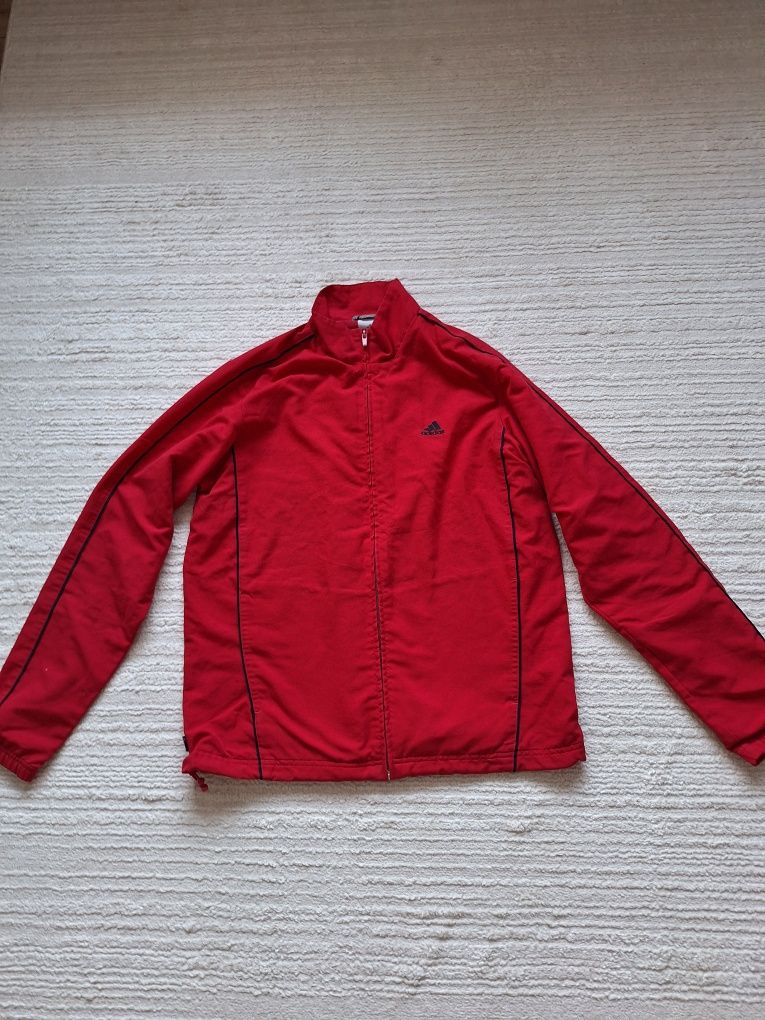 Jachete adidas  de culoare  rosu