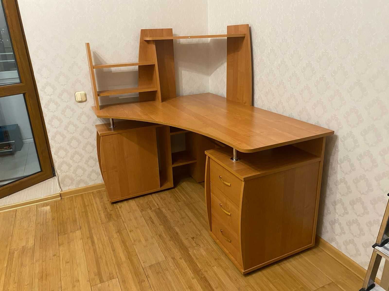 Стол компьютерный б/у