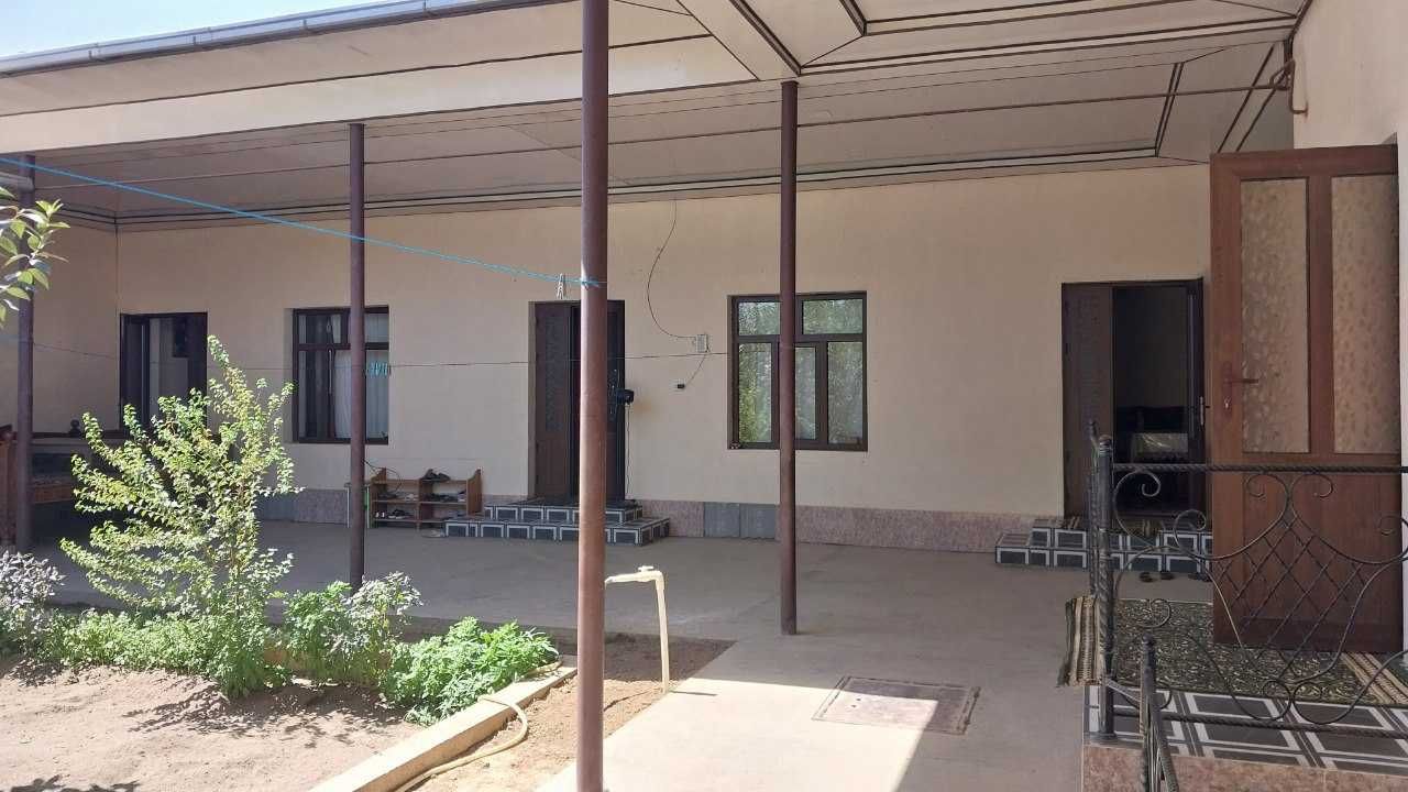 Уй сотилади Зангиота Зиратгохдан утканда Абдулла Ортиков 44000 нархи