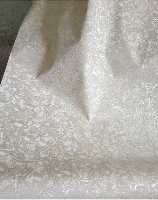 Продам обои 4 рулона.ЦЕНА ЗА ОДИН РУЛОН-13000т