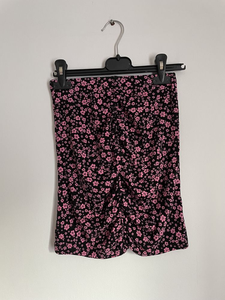 Fusta mini H&M cu model floral