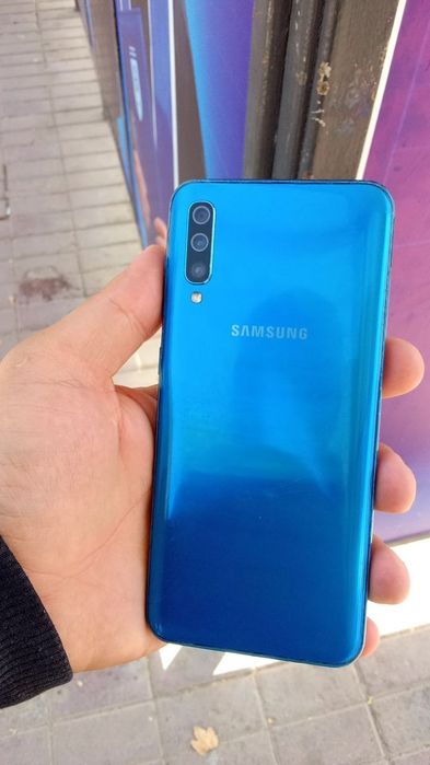 Samsung a50 64 gb li aybi yo arzonga srochna