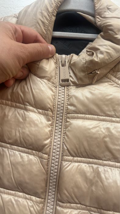 Дамско златисто яке GUESS