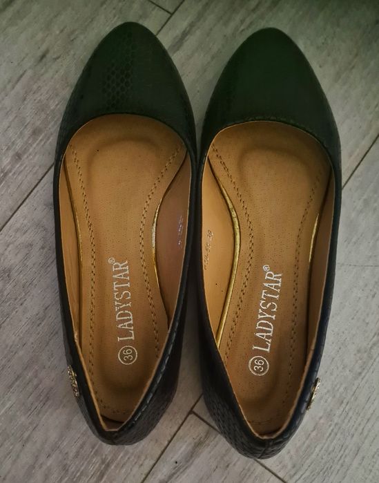 Vand balerini, nu au fost purtati niciodata