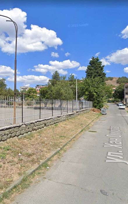 Продавам магазин на зелено пред строеж