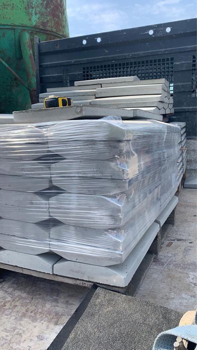 Capce de gard si coama din beton - gri antracit sau albe