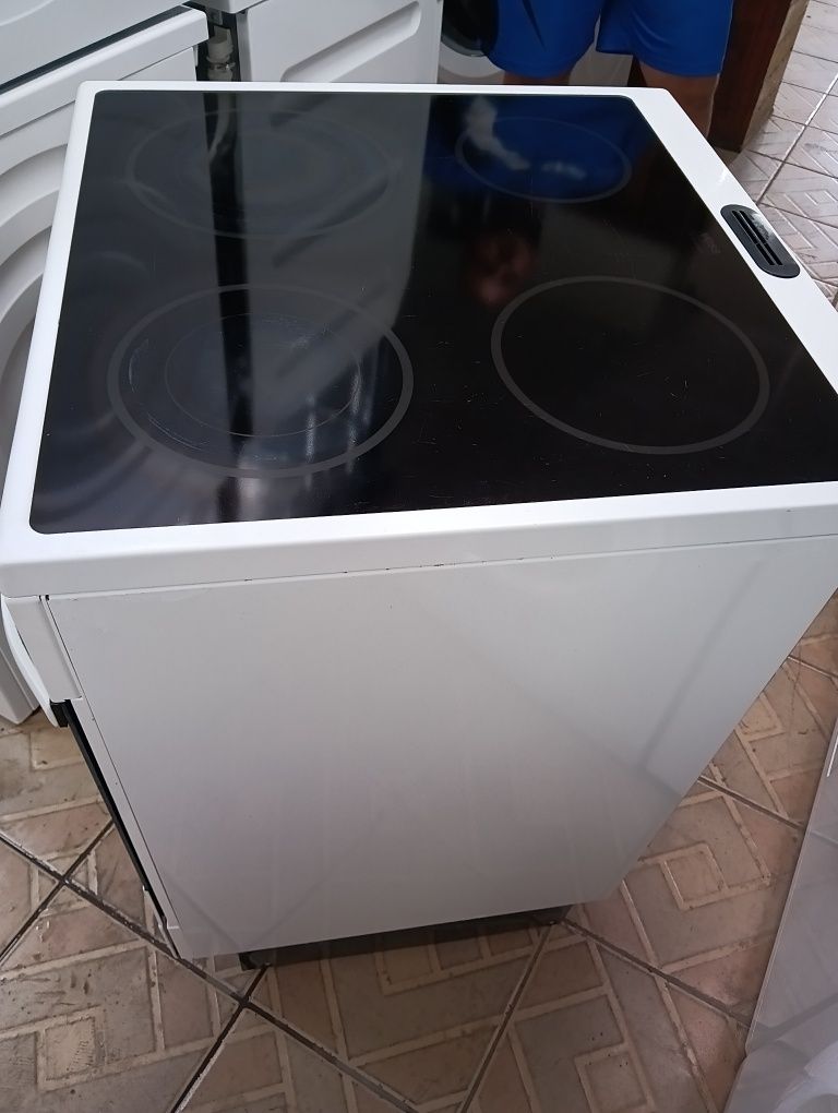 Свободно стояща печка с керамичен плот VOSS Electrolux 2годиниГаранция