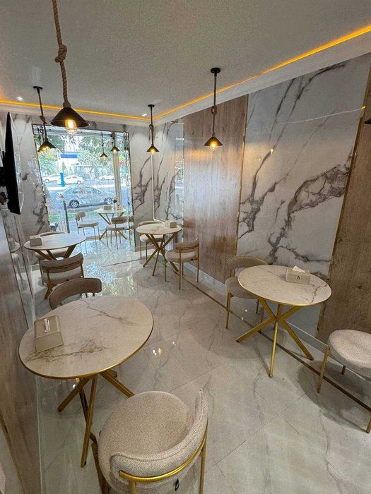 Kafe va restoranlar uchun stol stullar