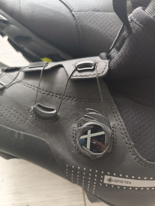 Зимни обувки за колоездене